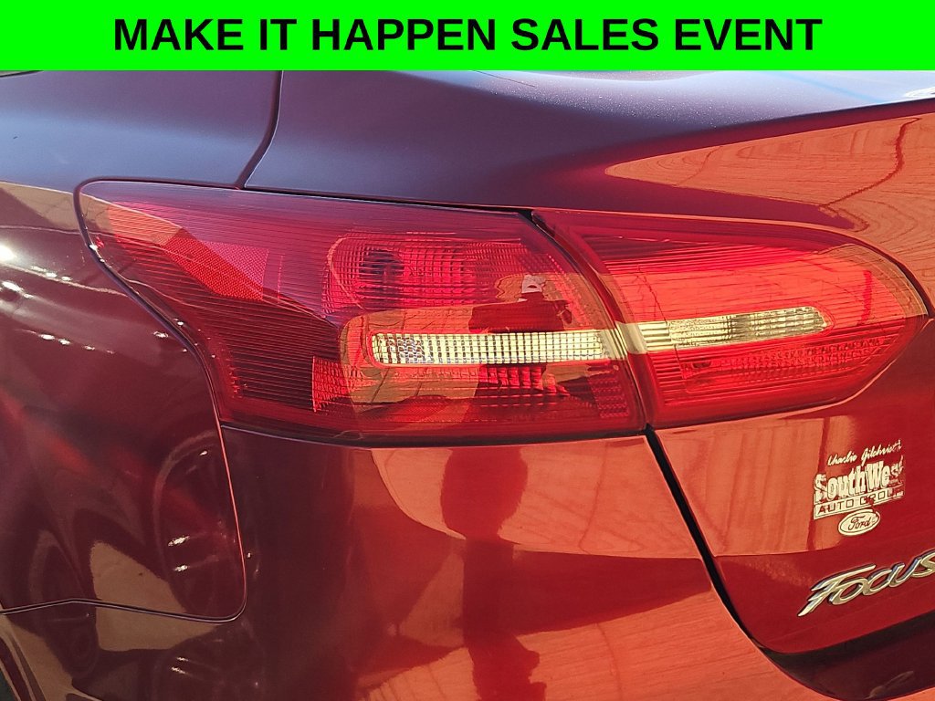 Used 2015 Ford Focus SE FWD image 22
