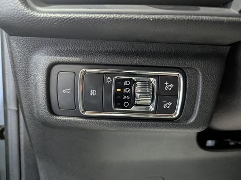 Used 2021 Lincoln Corsair Reserve w/ Equipment Group 201A AWD/4WD image 17