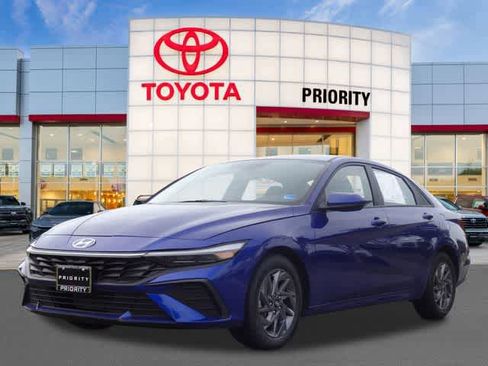 Used 2024 Hyundai Elantra SEL FWD image 1