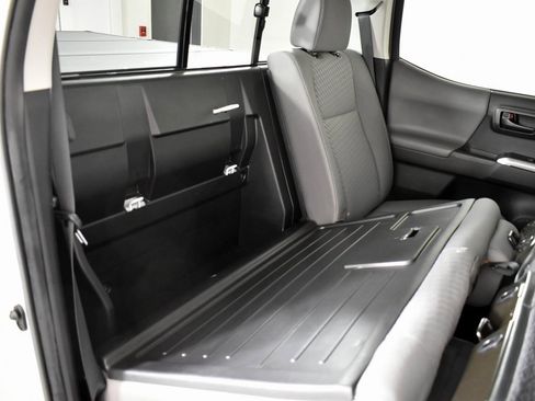 Certified 2022 Toyota Tacoma SR image 22