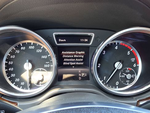 Used 2015 Mercedes-Benz GL 320 BlueTEC 4MATIC w/ Premium I Package image 46