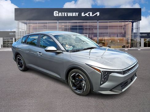 Certified 2025 Kia K4 EX FWD image 1