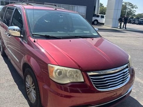 Used 2011 Chrysler Town & Country Limited FWD image 1