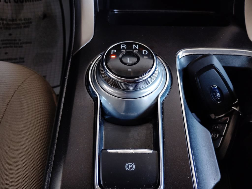 Used 2019 Ford Fusion SE FWD image 30