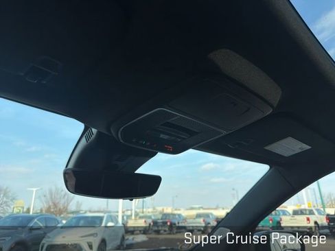 Used 2025 Buick Enclave Avenir w/ Super Cruise Package image 35