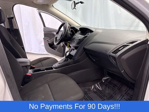 Used 2018 Ford Focus SE image 24
