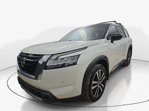 Used 2023 Nissan Pathfinder Platinum w/ Cargo Package AWD/4WD image 8