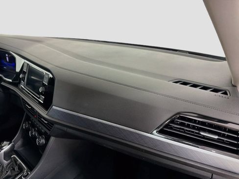 Used 2023 Volkswagen Jetta SE FWD image 27