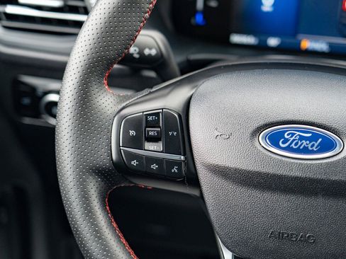 Used 2025 Ford Escape ST-Line Select AWD/4WD image 25
