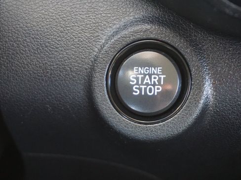 Used 2022 Hyundai Venue Limited image 15
