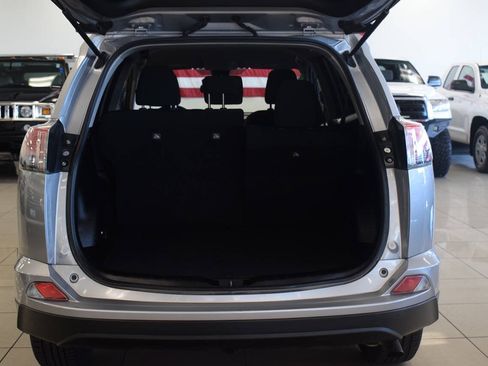 Used 2017 Toyota RAV4 LE w/ Carpet Mat Package AWD/4WD image 10