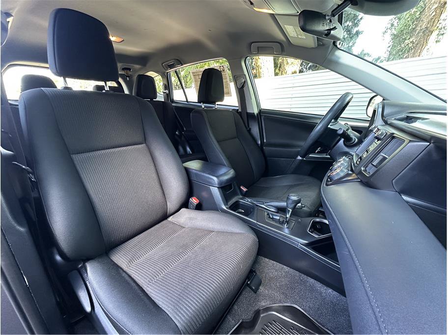 Used 2017 Toyota RAV4 LE w/ All Weather Liner Package AWD/4WD image 15