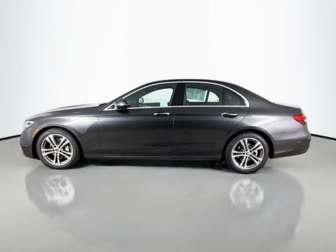 Used 2021 Mercedes-Benz E 350 4MATIC Sedan image 4