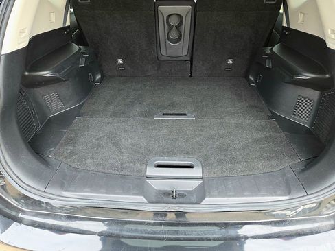 Used 2019 Nissan Rogue SV image 28