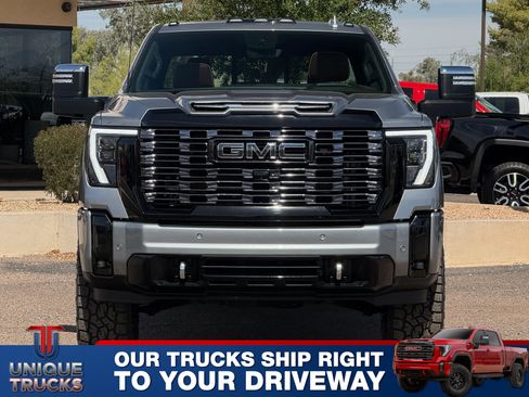 Used 2025 GMC Sierra 3500 Denali Ultimate AWD/4WD image 2