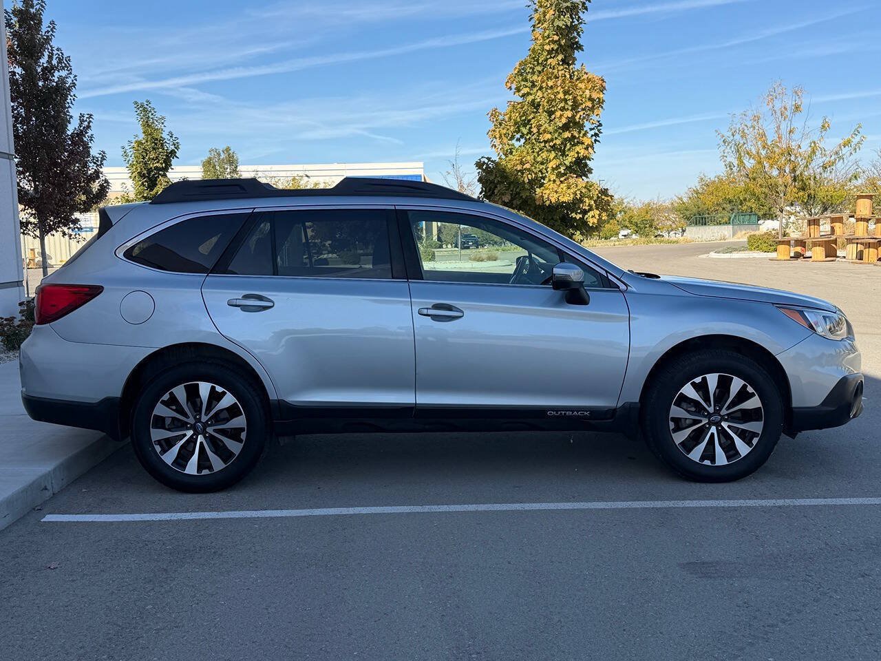 Used 2017 Subaru Outback 2.5i Limited AWD/4WD image 14