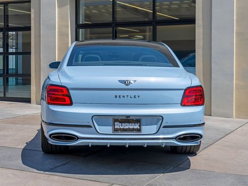 New 2025 Bentley Flying Spur Plug-In Hybrid image 12