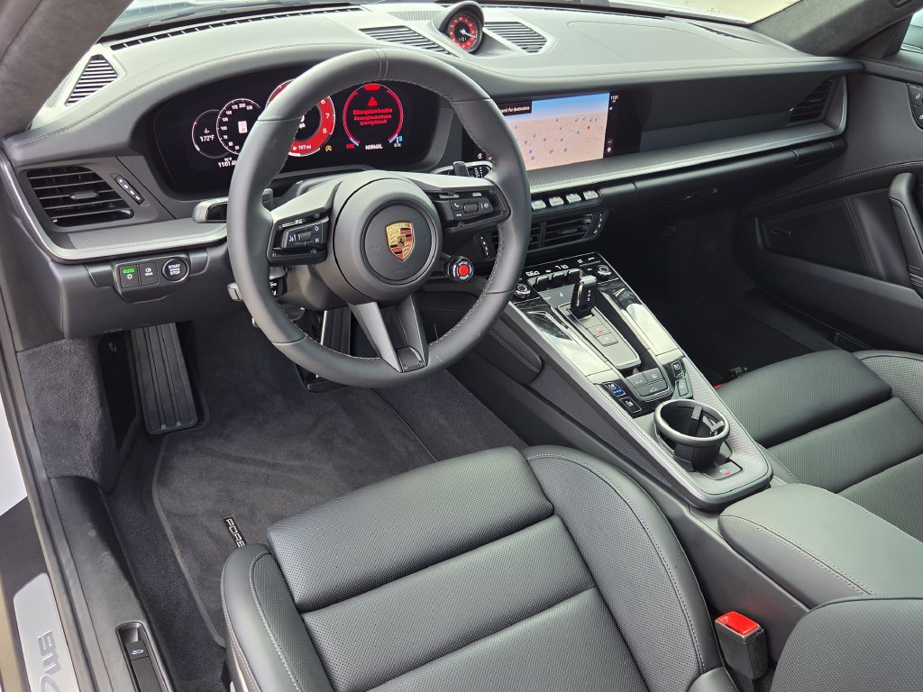 Used 2025 Porsche 911 Carrera S RWD image 15