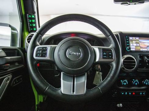 Used 2017 Jeep Wrangler Unlimited Rubicon image 48