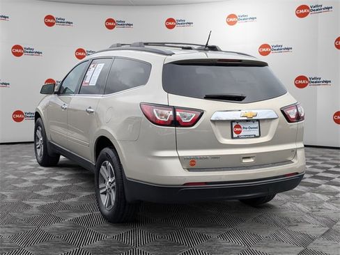 Used 2017 Chevrolet Traverse LT image 7