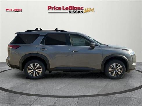 New 2026 Nissan Pathfinder SL FWD image 8