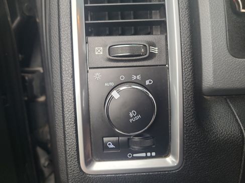 Used 2019 RAM 1500 Big Horn RWD image 23
