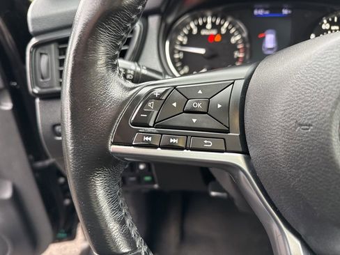 Used 2018 Nissan Rogue SL w/ Premium Package image 11