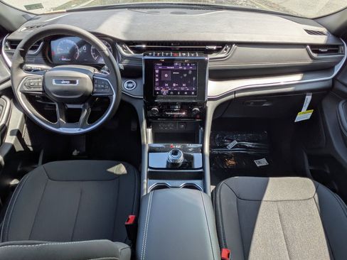 New 2025 Jeep Grand Cherokee Laredo X w/ Luxury Tech Group I image 25