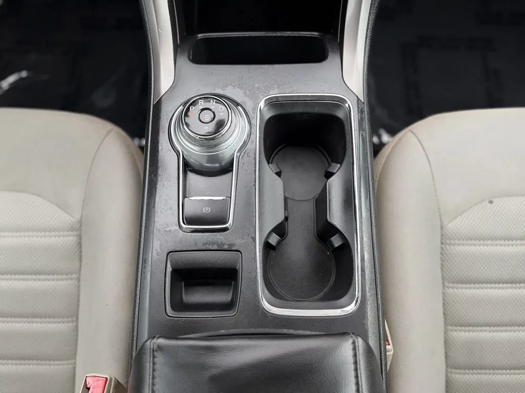 Used 2020 Ford Fusion SE AWD/4WD image 16