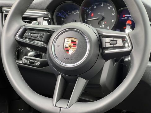 New 2026 Porsche Macan image 23