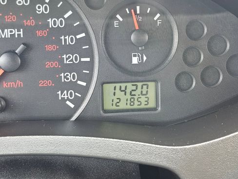 Used 2005 Ford Focus ZX5 Hatchback image 7