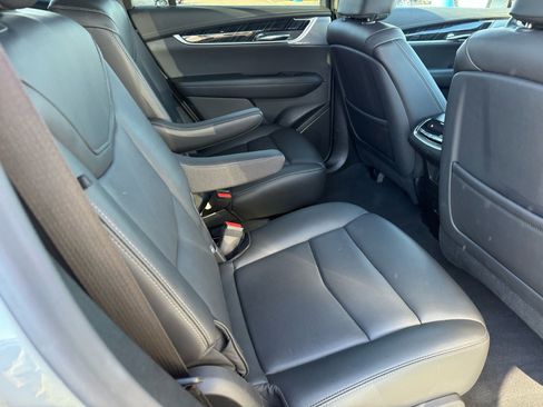 Used 2025 Cadillac XT6 Premium Luxury image 15