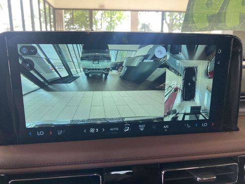 Used 2025 Lincoln Aviator Reserve w/ Equipment Group 201A AWD/4WD image 23