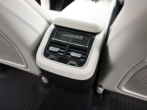 Used 2022 Volvo XC60 B5 Inscription w/ Advanced Package image 14