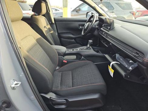 Used 2025 Honda HR-V Sport image 17