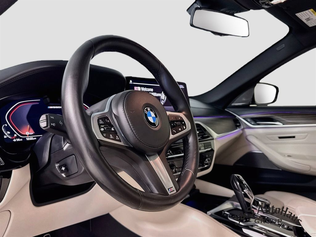 Used 2022 BMW M550i xDrive w/ Executive Package AWD/4WD image 9