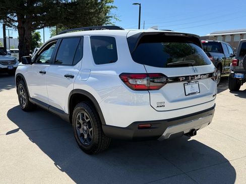 Certified 2026 Honda Pilot TrailSport image 6