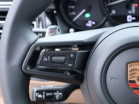 New 2026 Porsche Macan image 29