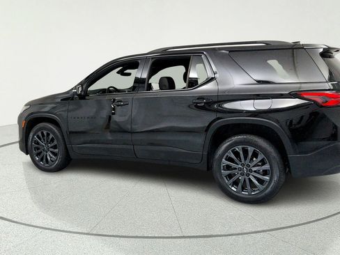 Used 2023 Chevrolet Traverse RS FWD image 3