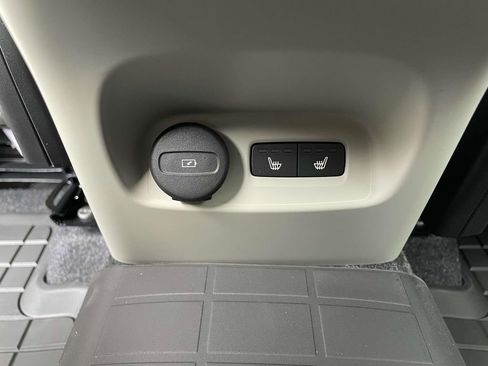 New 2026 Volvo XC40 B4 Plus w/ Protection Package Premier image 5