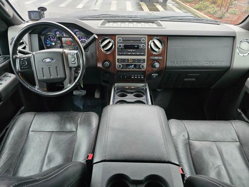 Used 2011 Ford F350 Lariat image 12