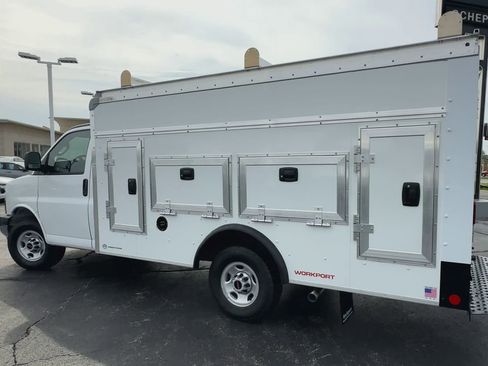 New 2025 GMC Savana 3500 w/ Power Convenience Package image 6