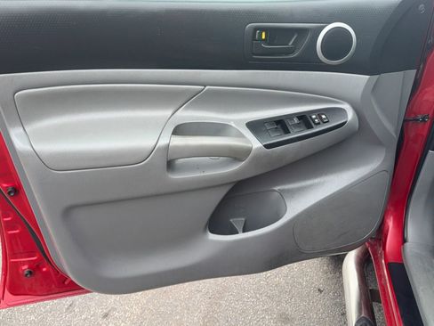 Used 2012 Toyota Tacoma 4x4 Double Cab image 10