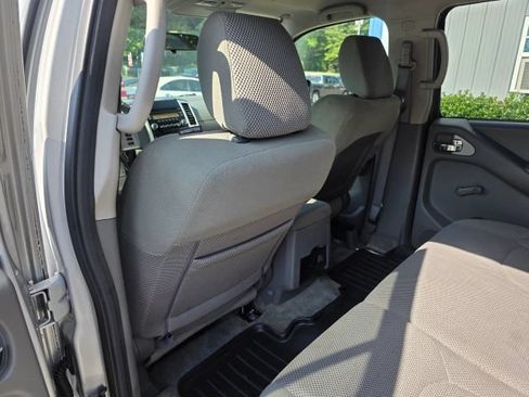 Used 2014 Nissan Frontier S AWD/4WD image 36