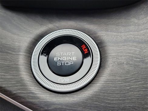 New 2025 Jeep Grand Cherokee L Limited w/ Trailer Tow Package image 15