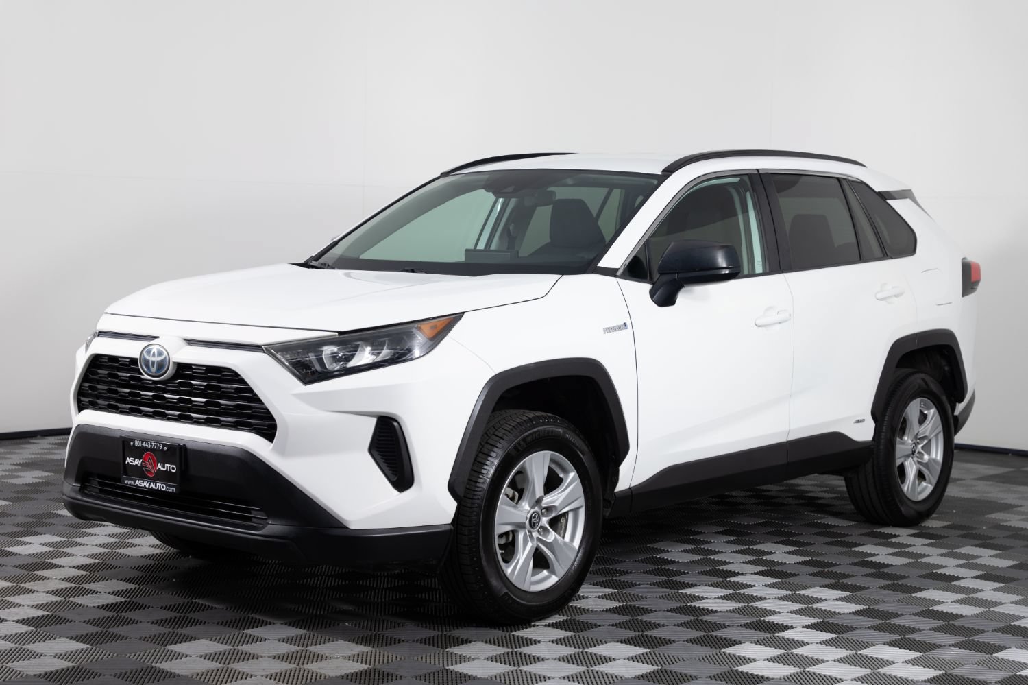Used 2020 Toyota RAV4 LE w/ All Weather Liner Package AWD/4WD image 1