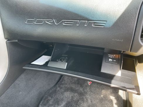 Used 2005 Chevrolet Corvette Convertible w/ Preferred Equipment Group RWD image 38