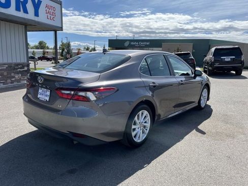 Used 2024 Toyota Camry LE image 10
