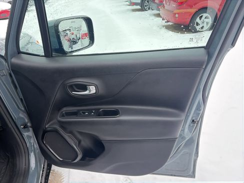 Used 2017 Jeep Renegade Altitude image 19