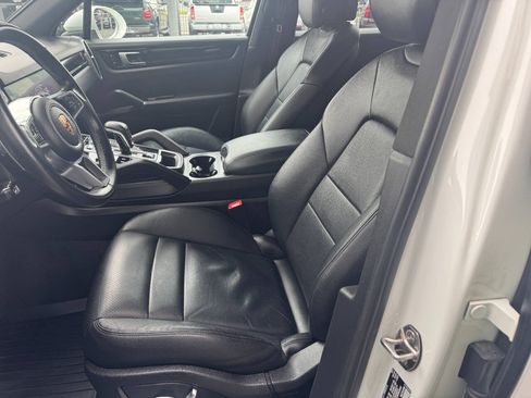 Used 2020 Porsche Cayenne AWD/4WD image 10